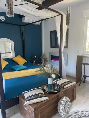 A L'Oree Des Pins - Gite Et Spa De 30 M2- Home Cinema Et Massage En Sup Cuges-les-Pins Buitenkant foto
